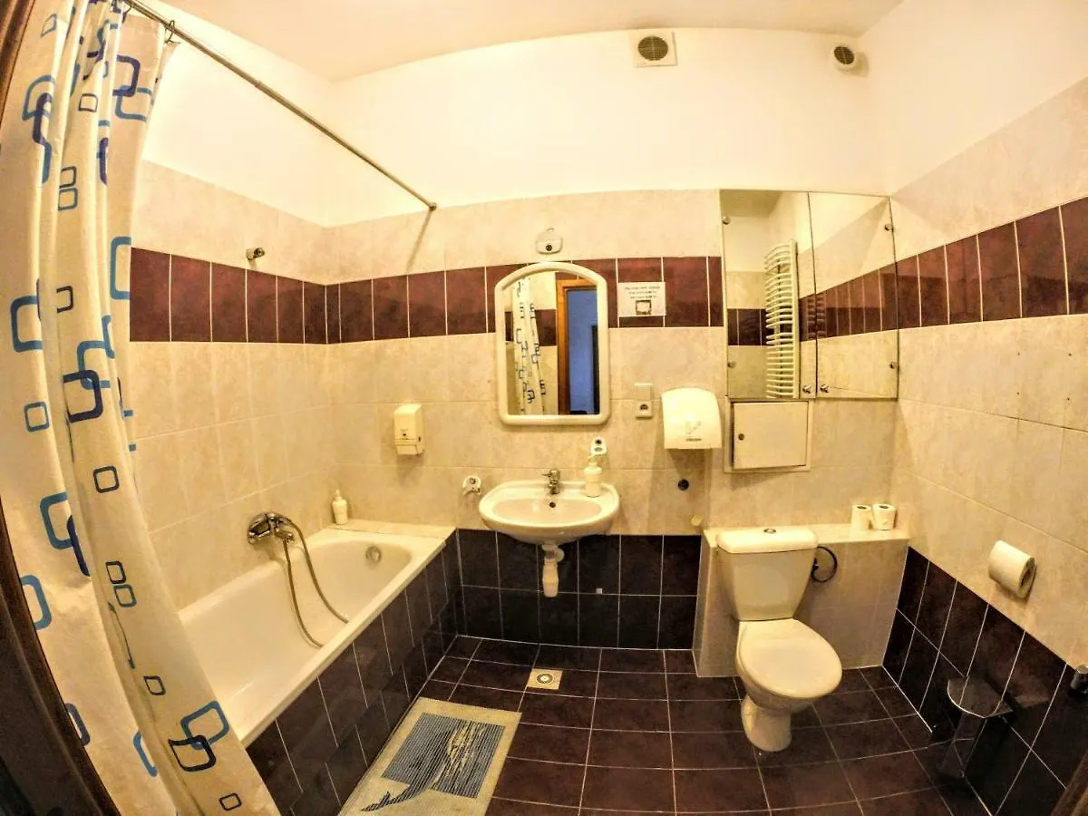 Red Sails Hostel Cracovia Polonia